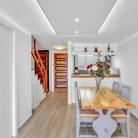 Duplex Renovado Con Piscina Y Wi-fi Junto A La Playa - Es-347-15 *
